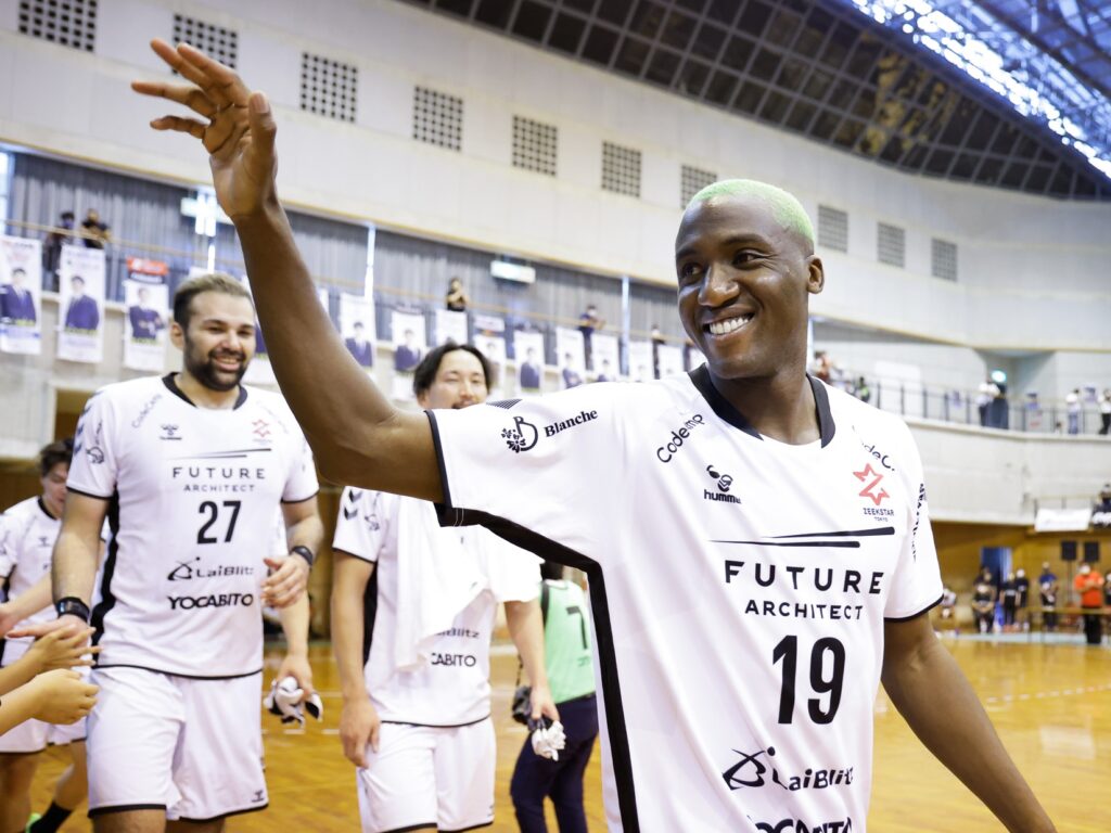 リュック・アバロ選手 現役引退のお知らせ